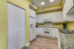 Bright well-equipped kitchen 